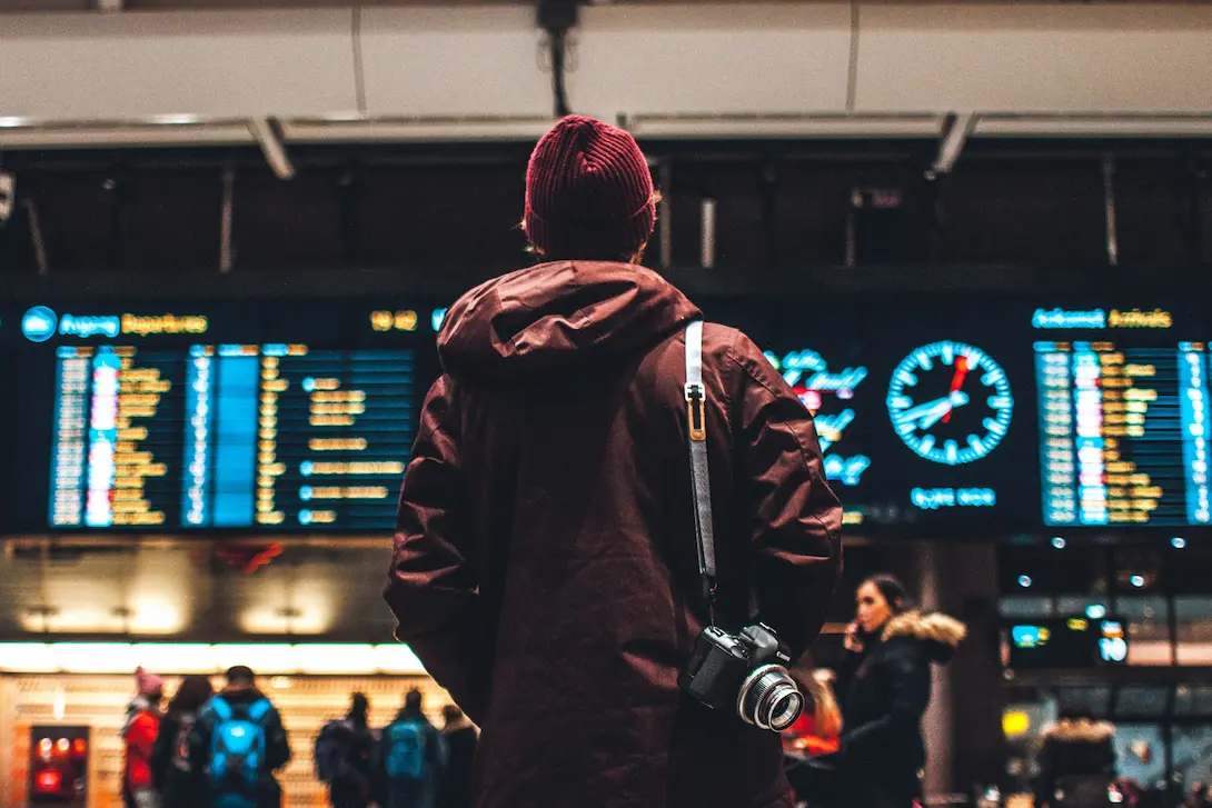 Qué llevar en un vuelo: equipaje de mano, líquidos y trucos de aeropuerto